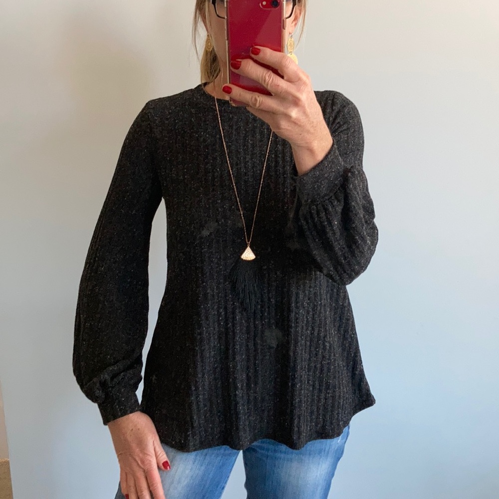 Ribbed, Puff Sleeve Tunic Top - Picture 2 of 9